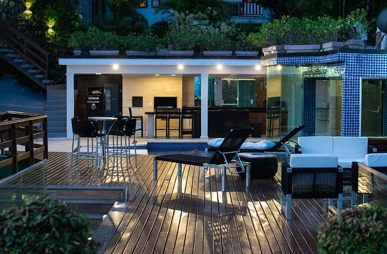 Villa de 6 dormitorios en Joá con piscina - Joa001