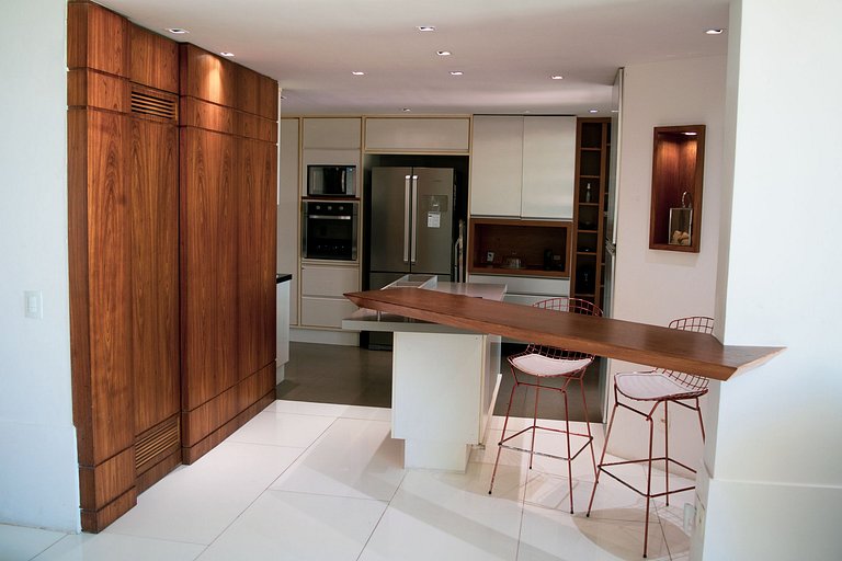 Villa de 6 dormitorios en Joá con piscina - Joa001