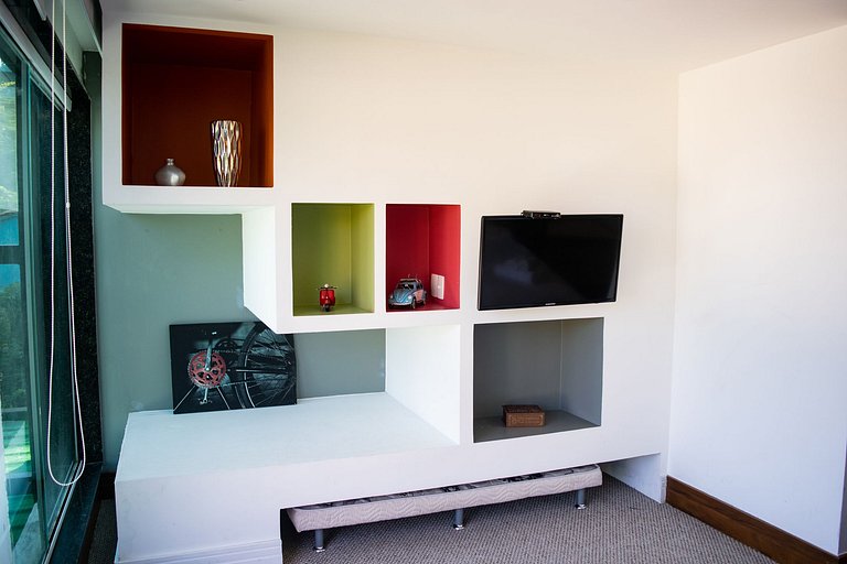 Villa de 6 dormitorios en Joá con piscina - Joa001