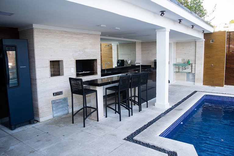Villa de 6 dormitorios en Joá con piscina