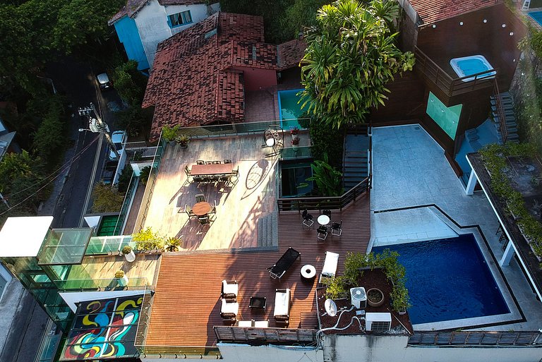 Villa de 6 dormitorios en Joá con piscina - Joa001