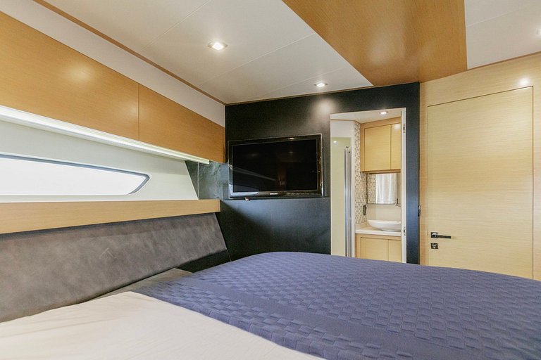 Segue 58ft yacht for rent in Rio