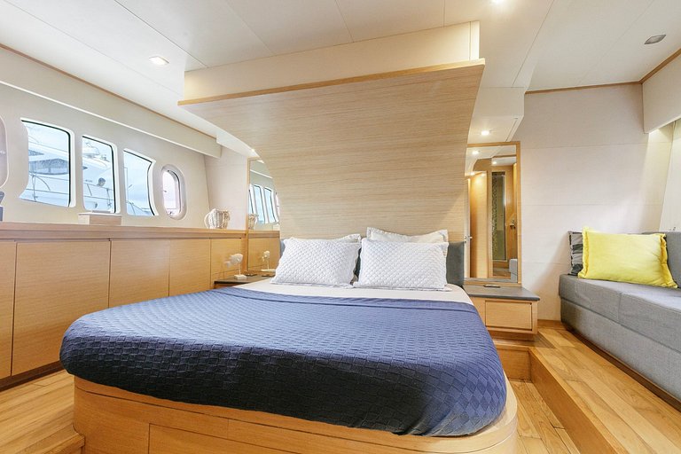 Segue 58ft yacht for rent in Rio