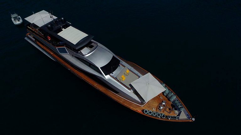 Luxuoso Iate de 112 pés em Angra dos Reis
