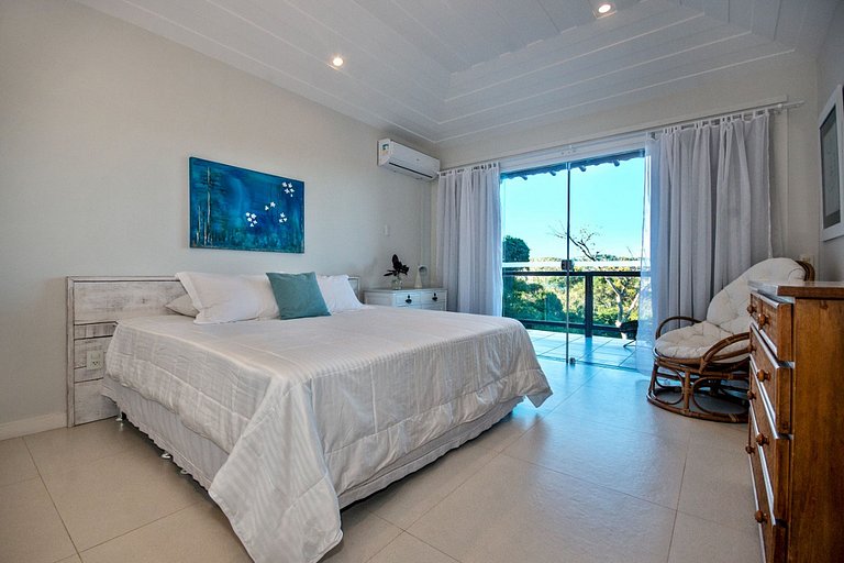Luxuosa mansão de 6 quartos com piscina