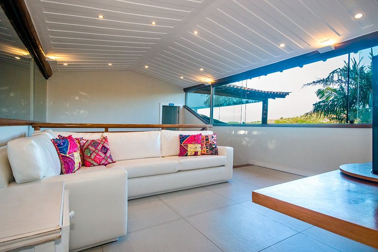 Luxuosa mansão de 6 quartos com piscina