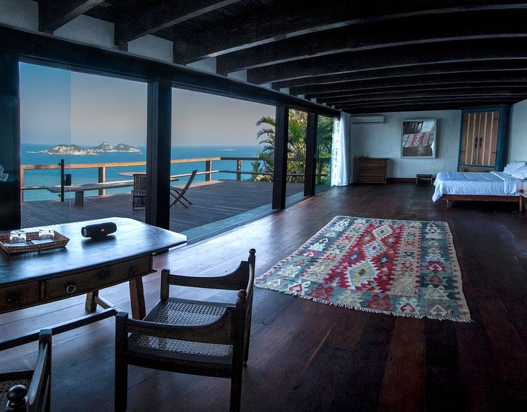 Casa in cima alla scogliera a Joatinga