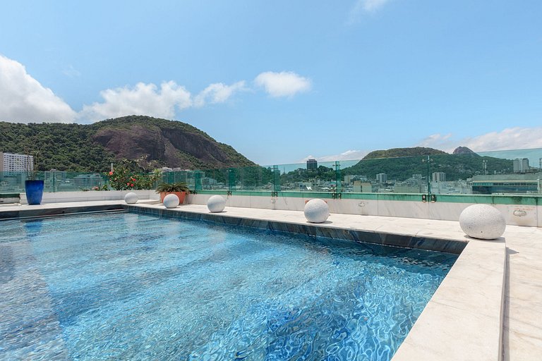 Beachfront penthouse in Copacabana