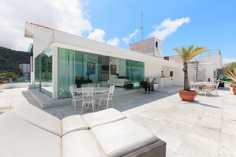 Beachfront penthouse in Copacabana