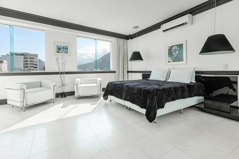 Beachfront penthouse in Copacabana