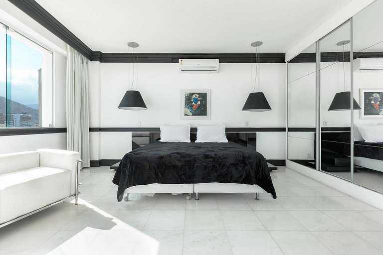 Beachfront penthouse in Copacabana