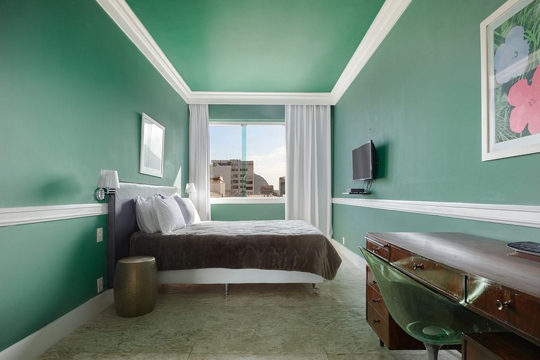 Beachfront penthouse in Copacabana