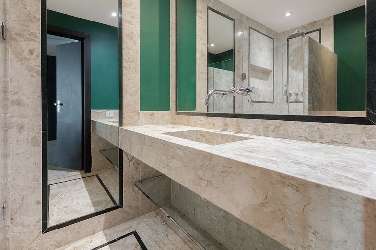 Beachfront penthouse in Copacabana