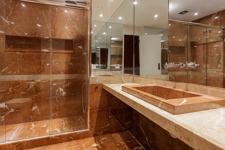 Beachfront penthouse in Copacabana