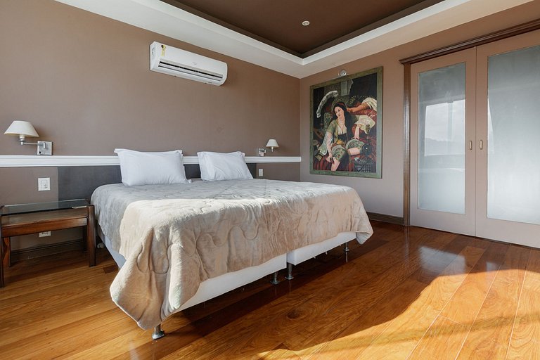 Beachfront penthouse in Copacabana
