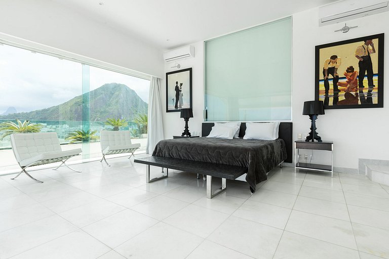 Beachfront penthouse in Copacabana