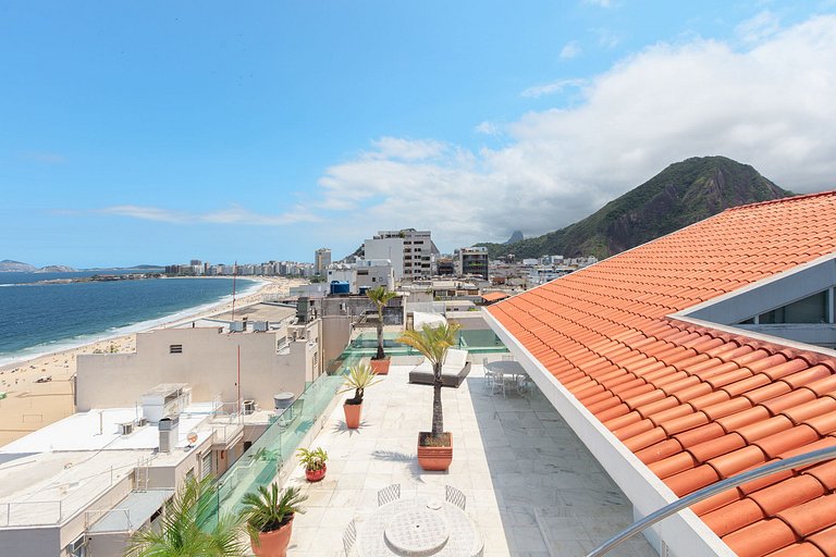 Beachfront penthouse in Copacabana