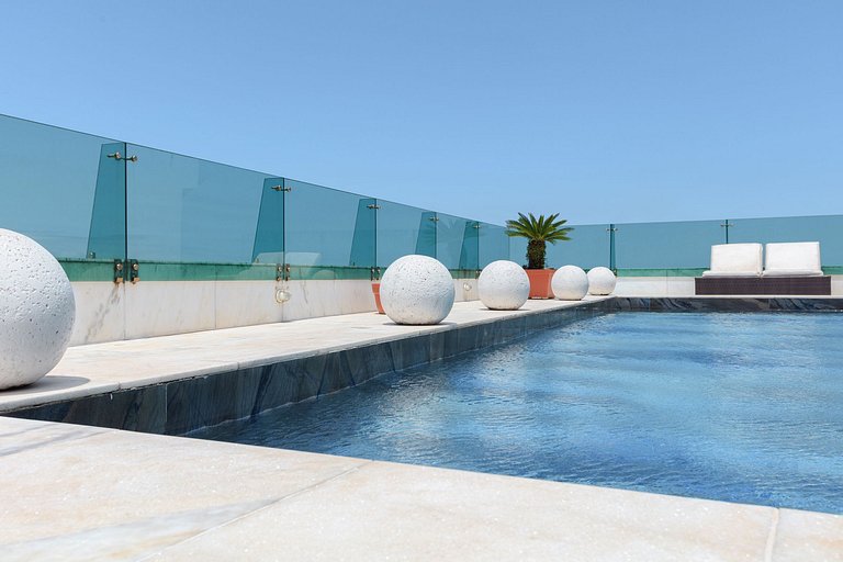Beachfront penthouse in Copacabana