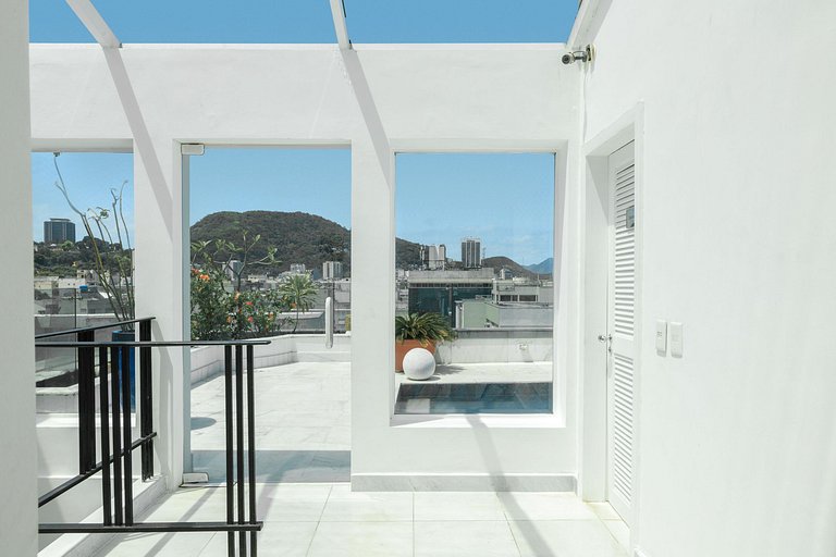 Beachfront penthouse in Copacabana
