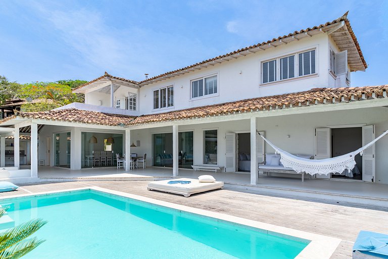 Great 5 bedroom luxury villa in Buzios