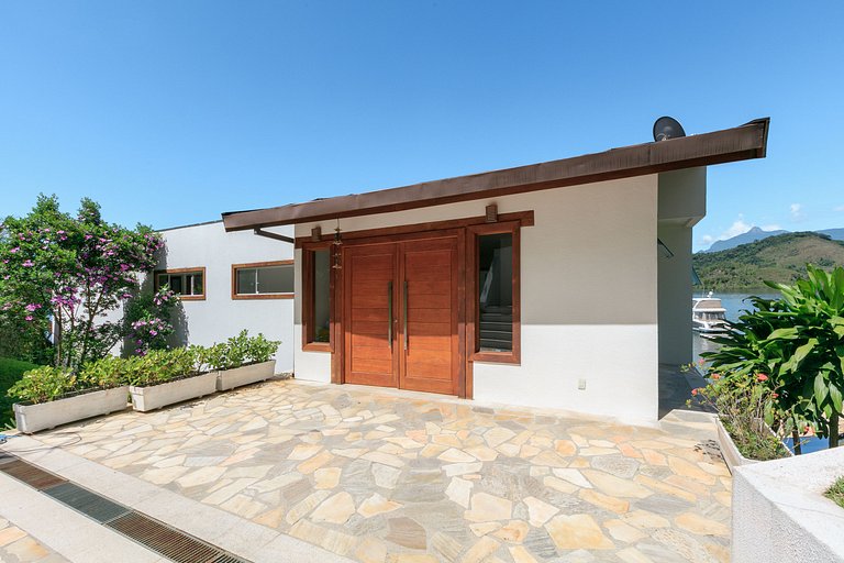 Bela mansão de 9 suites frente mar em Angra dos Reis - Ang00