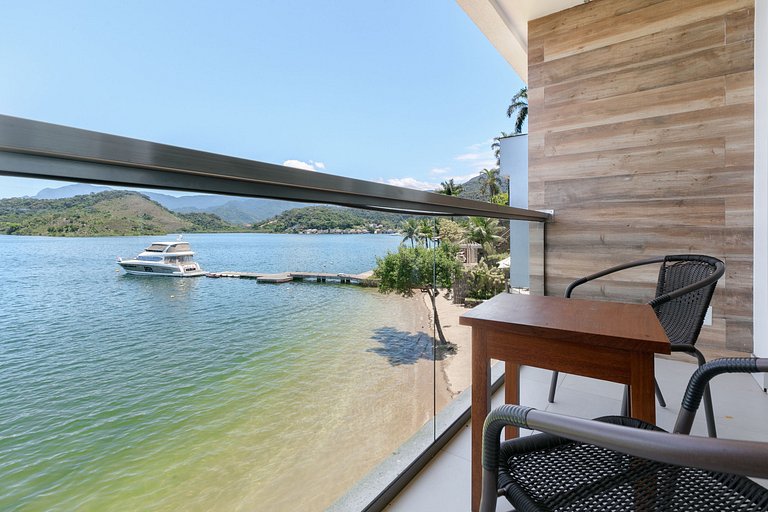 Villa frente mar em Angra dos Reis - Ang002