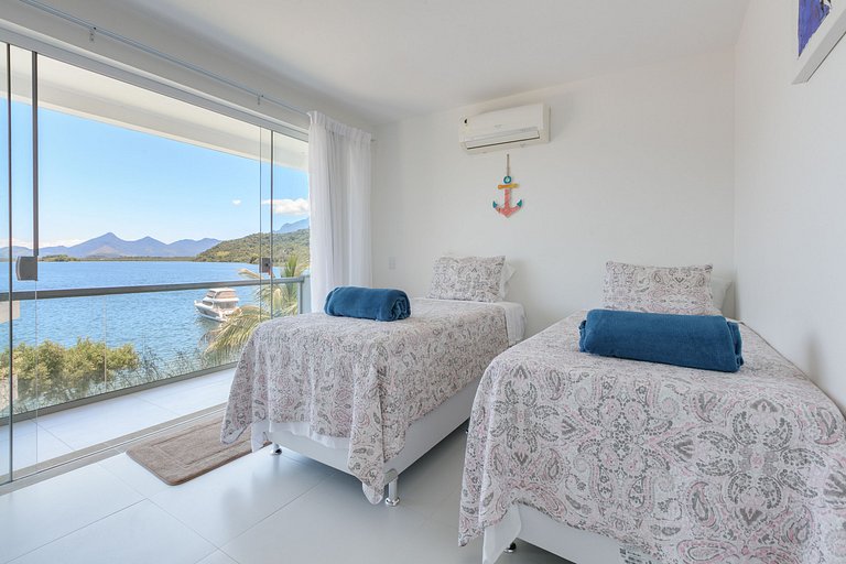 Villa frente mar em Angra dos Reis - Ang002