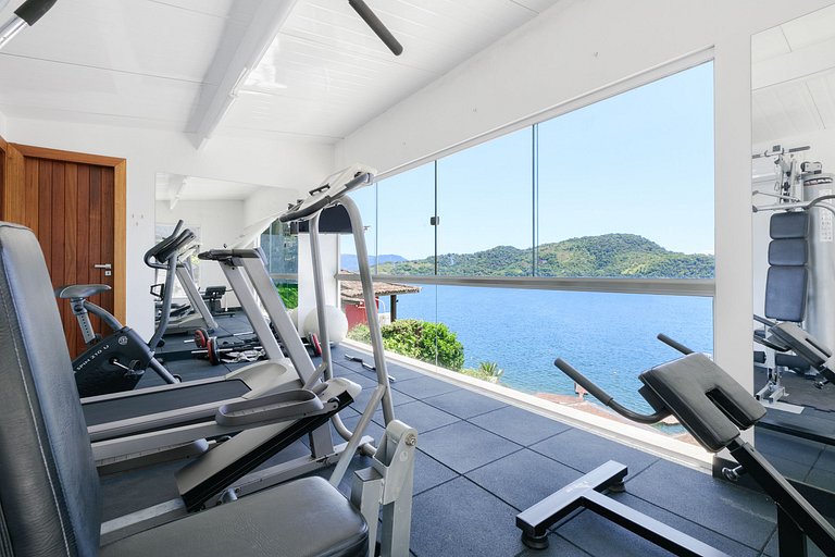 Красивая роскошная вилла в Ангра-дус-Рейс - Ang002