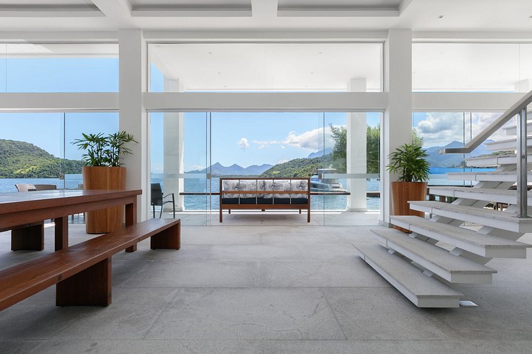 Красивая роскошная вилла в Ангра-дус-Рейс - Ang002