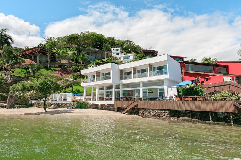 Villa frente mar em Angra dos Reis
