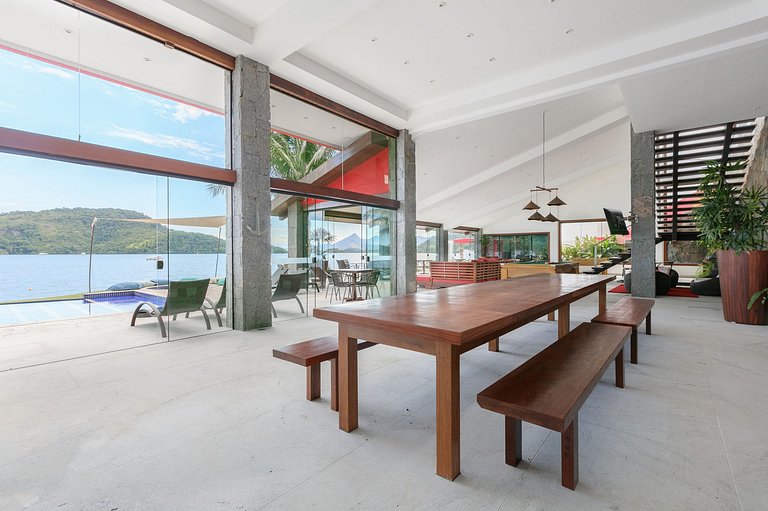 Bella villa fronte mare ad Angra dos Reis