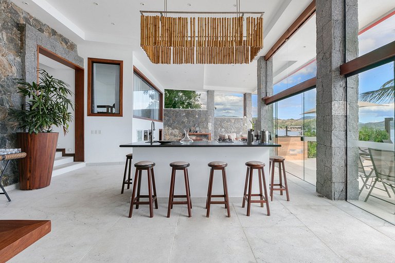 Hermosa villa frente al mar en Angra dos Reis con 9 Suites -