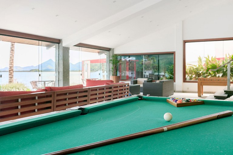 Bella villa fronte mare ad Angra dos Reis