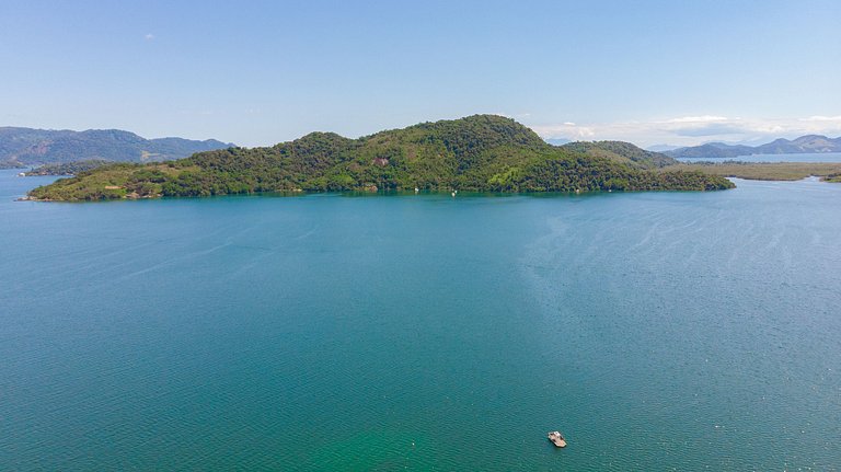 Hermosa villa frente al mar en Angra dos Reis con 9 Suites -