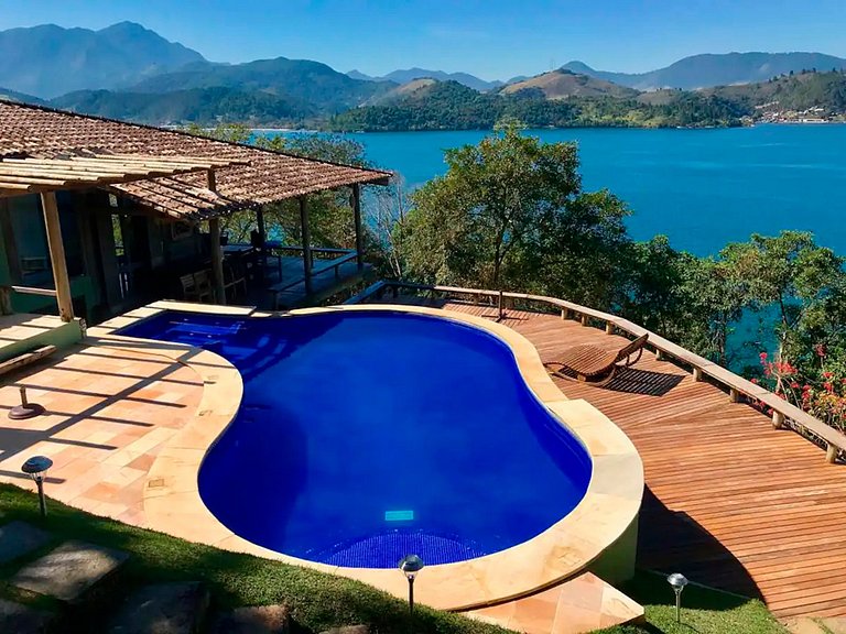 Villa on the hill in Angra dos Reis