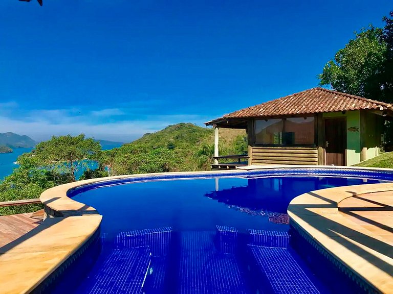 Villa on the hill in Angra dos Reis