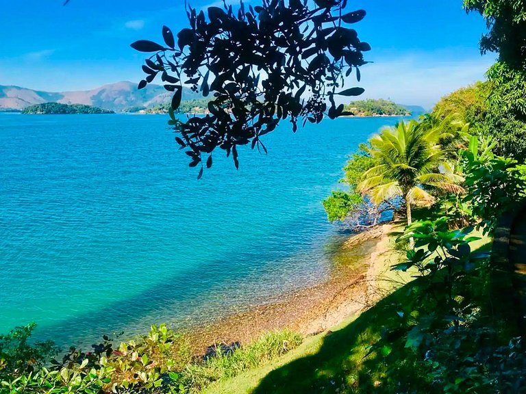 Villa on the hill in Angra dos Reis