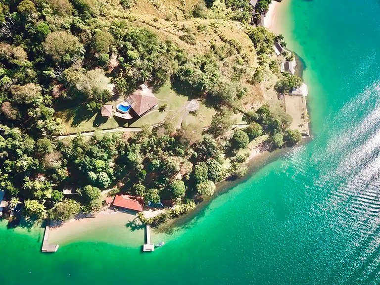 Villa on the hill in Angra dos Reis