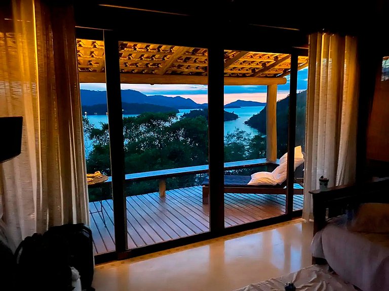 Villa on the hill in Angra dos Reis