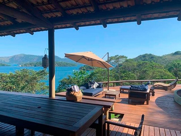 Villa on the hill in Angra dos Reis