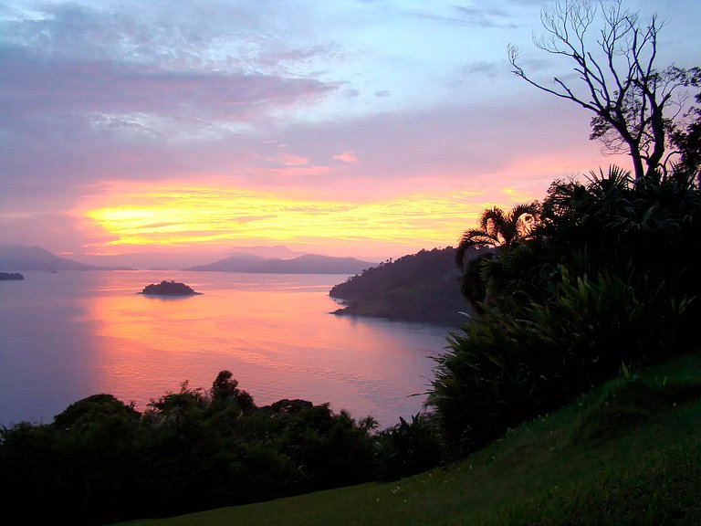 Villa on the top of the hill in Angra dos Reis