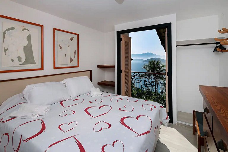 Villa on the top of the hill in Angra dos Reis