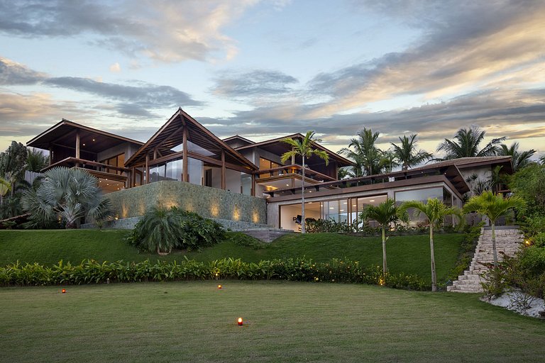 Grand luxury villa in Arraial D'ajuda
