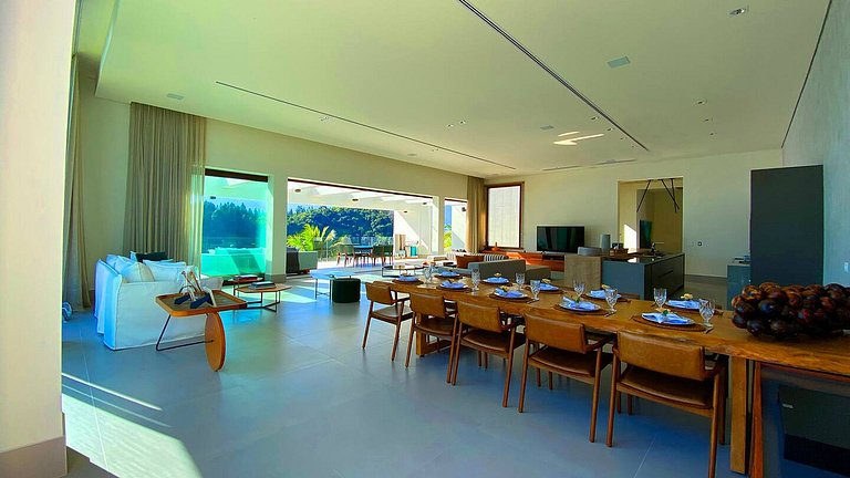 Modern house by the sea in Angra dos Reis