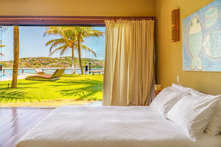 Luxurious oceafront villa in Buzios