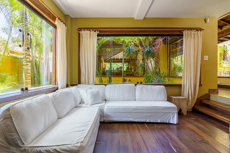 Luxurious oceafront villa in Buzios