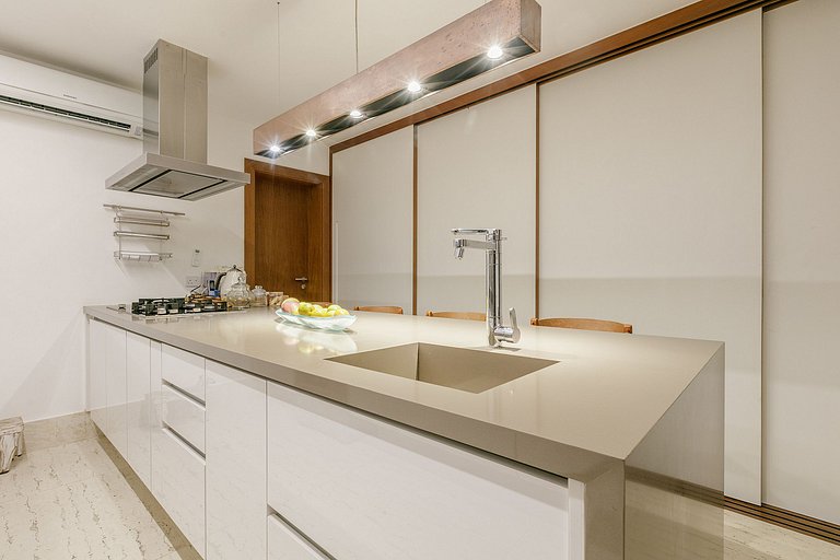 Charmosa mansão no Jardim Botanico - Jar001