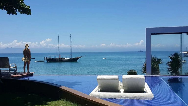 Nice oceanfront mansion in Buzios
