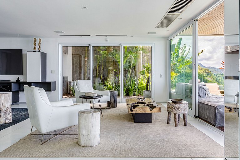 Mansão de 5 suites no Joá com linda vista