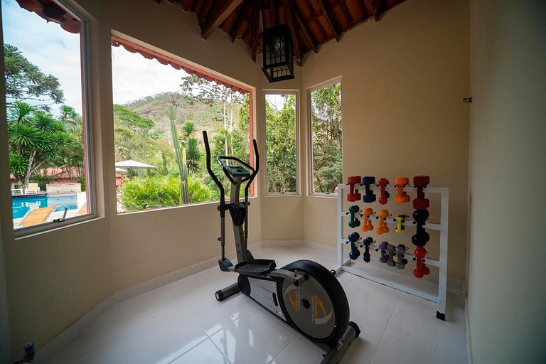 Ita003 - Hermosa casa en Itaipava para 24 personas